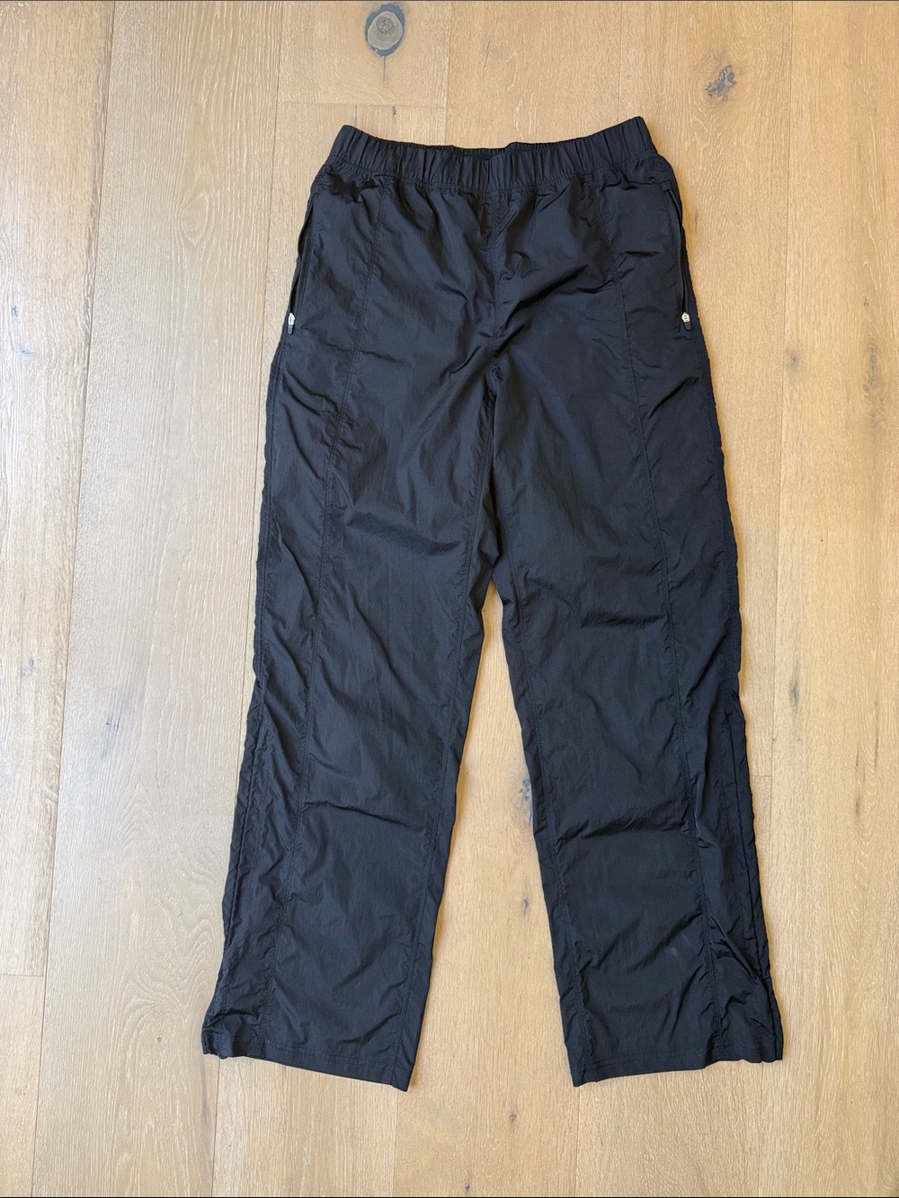 Aritzia Women's Black Track Pants with Elastic Waist